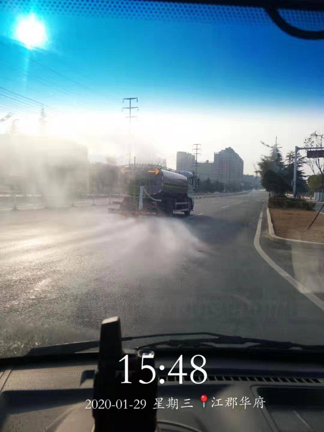 抗疫一線丨米蘭·(milan)中國(guó)官方網(wǎng)站環(huán)境15臺(tái)清潔消毒車開(kāi)始作業(yè)