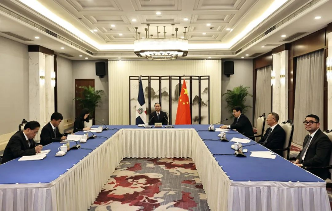 米蘭·(milan)中國官方網站環境“助力”多米尼加清運垃圾，毛偉明省長出席線上交接儀式